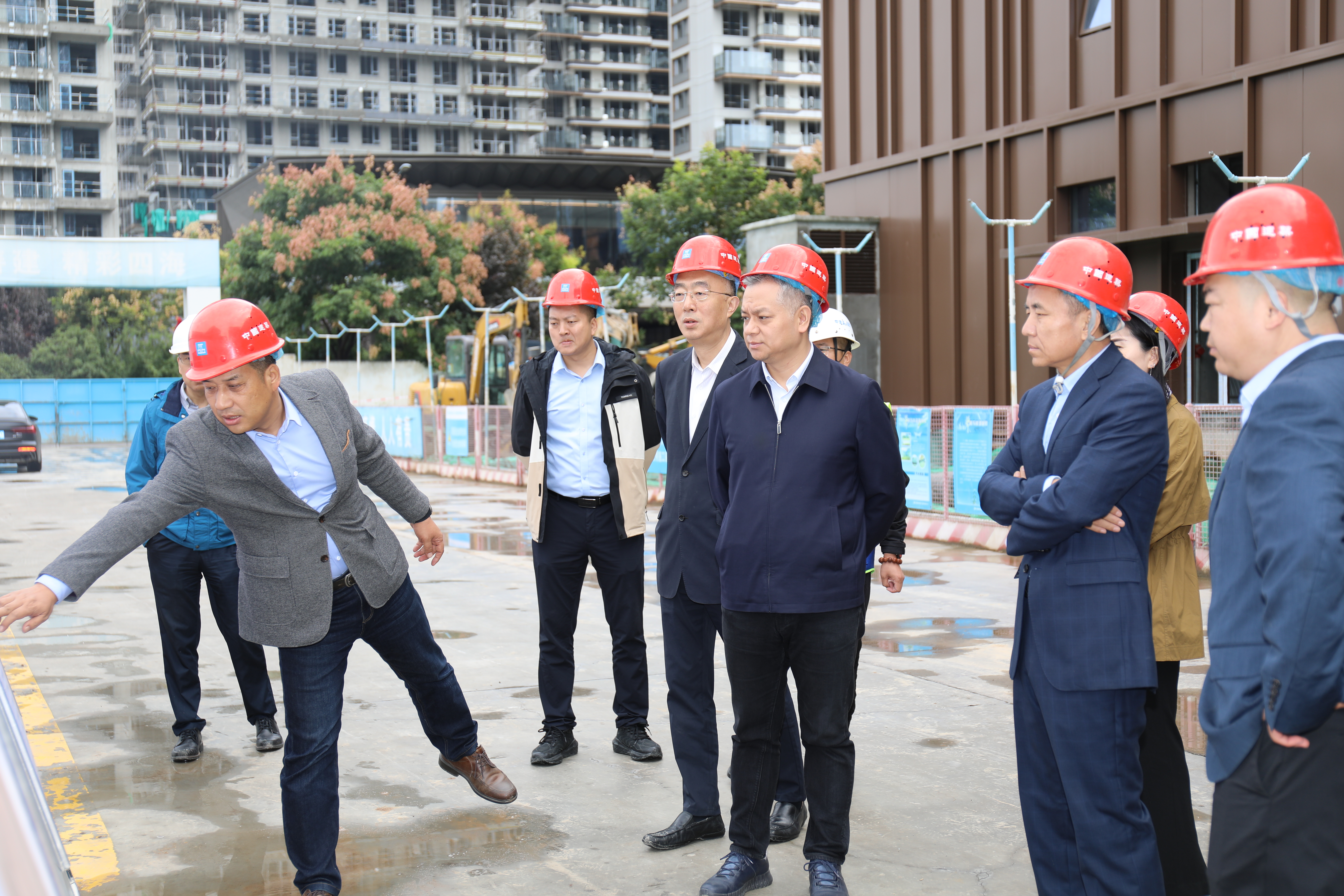 西安高新金控集团董事长解严带队开展国庆节前安全检查